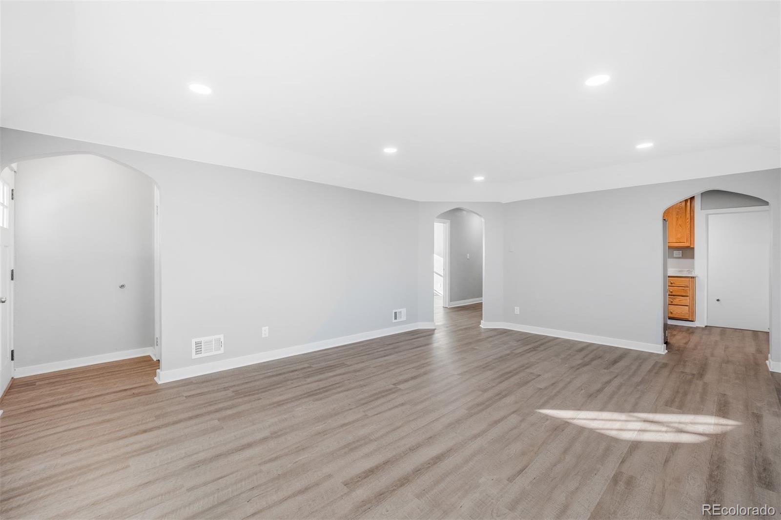 1187 Syracuse Street