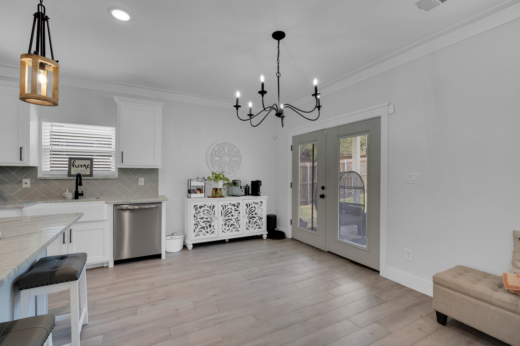 2518 Hillcrest Drive