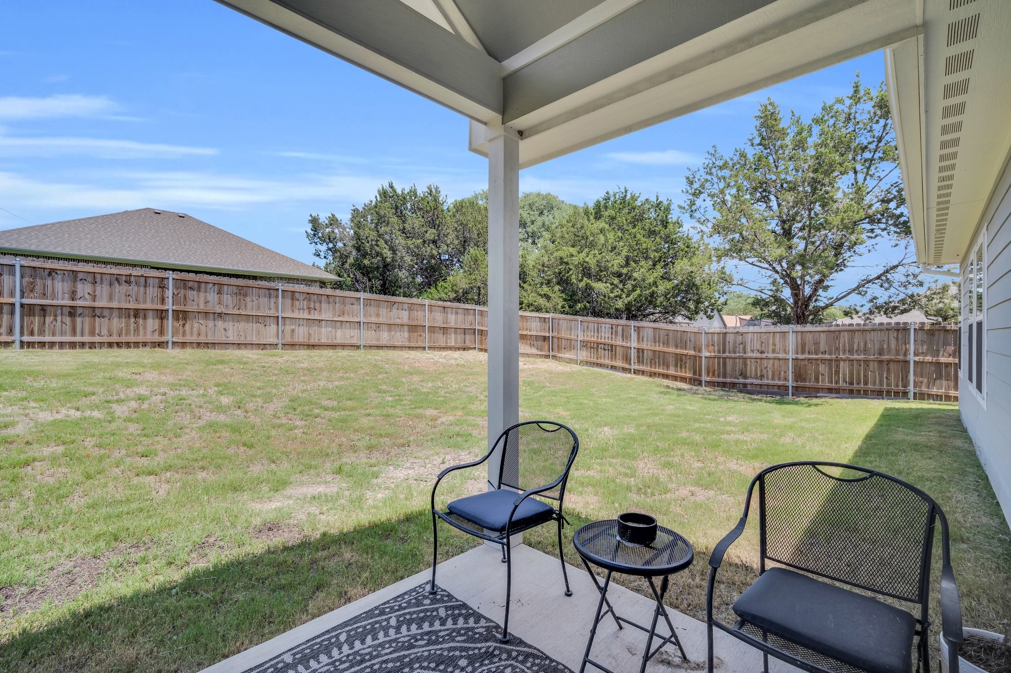 2518 Hillcrest Drive