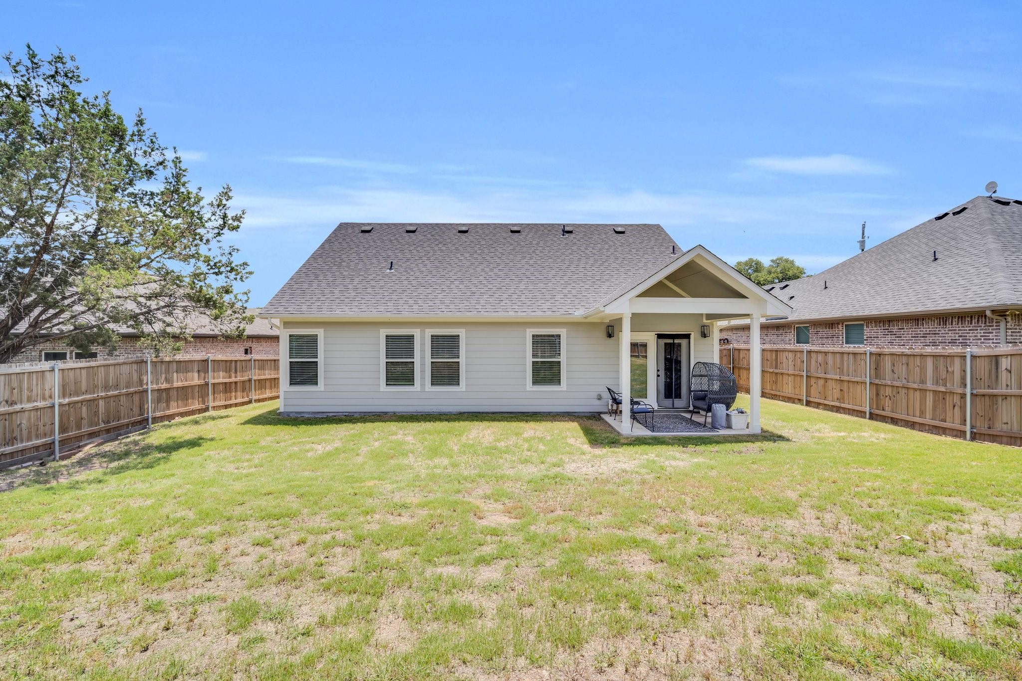 2518 Hillcrest Drive