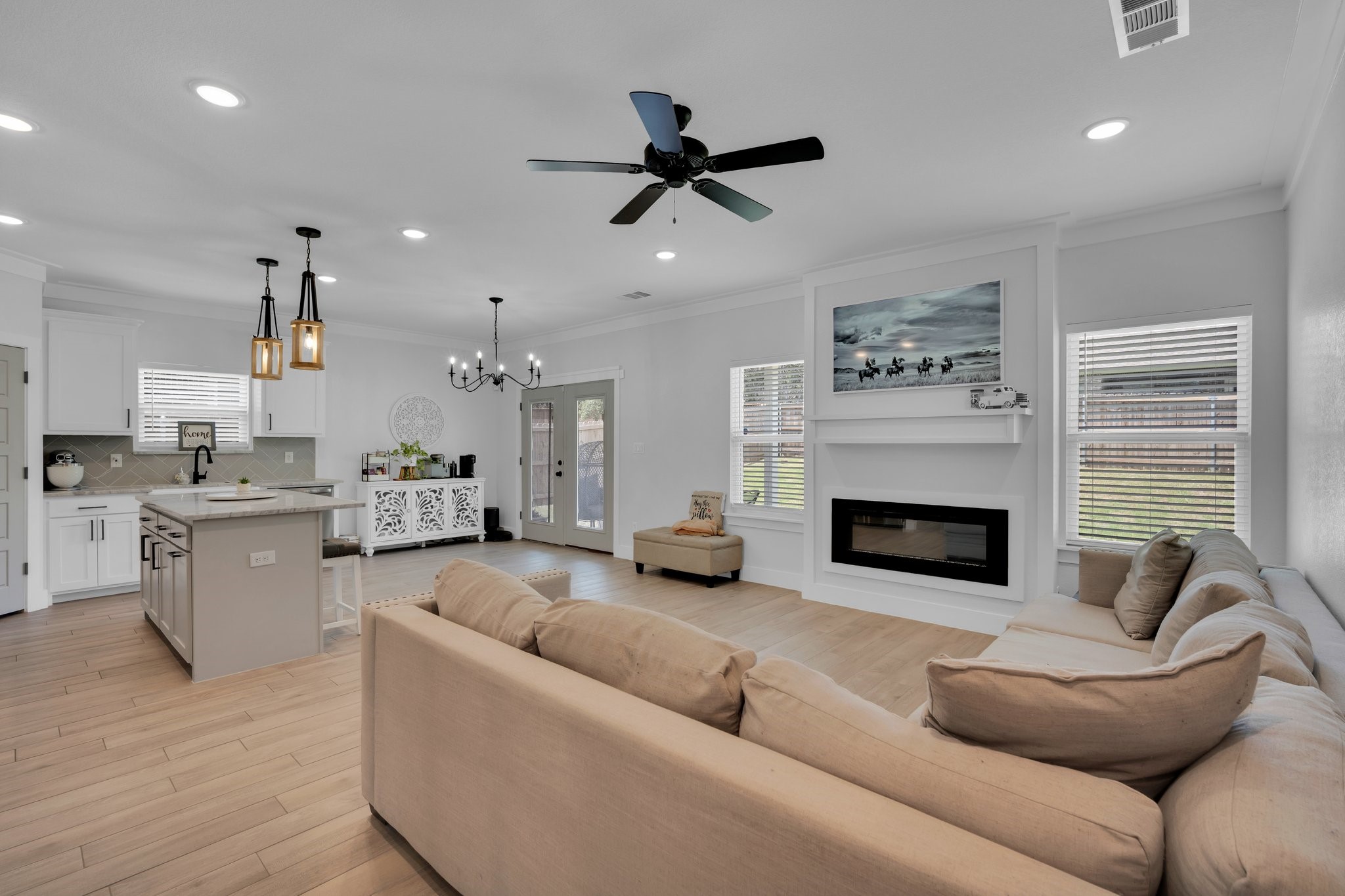 2518 Hillcrest Drive