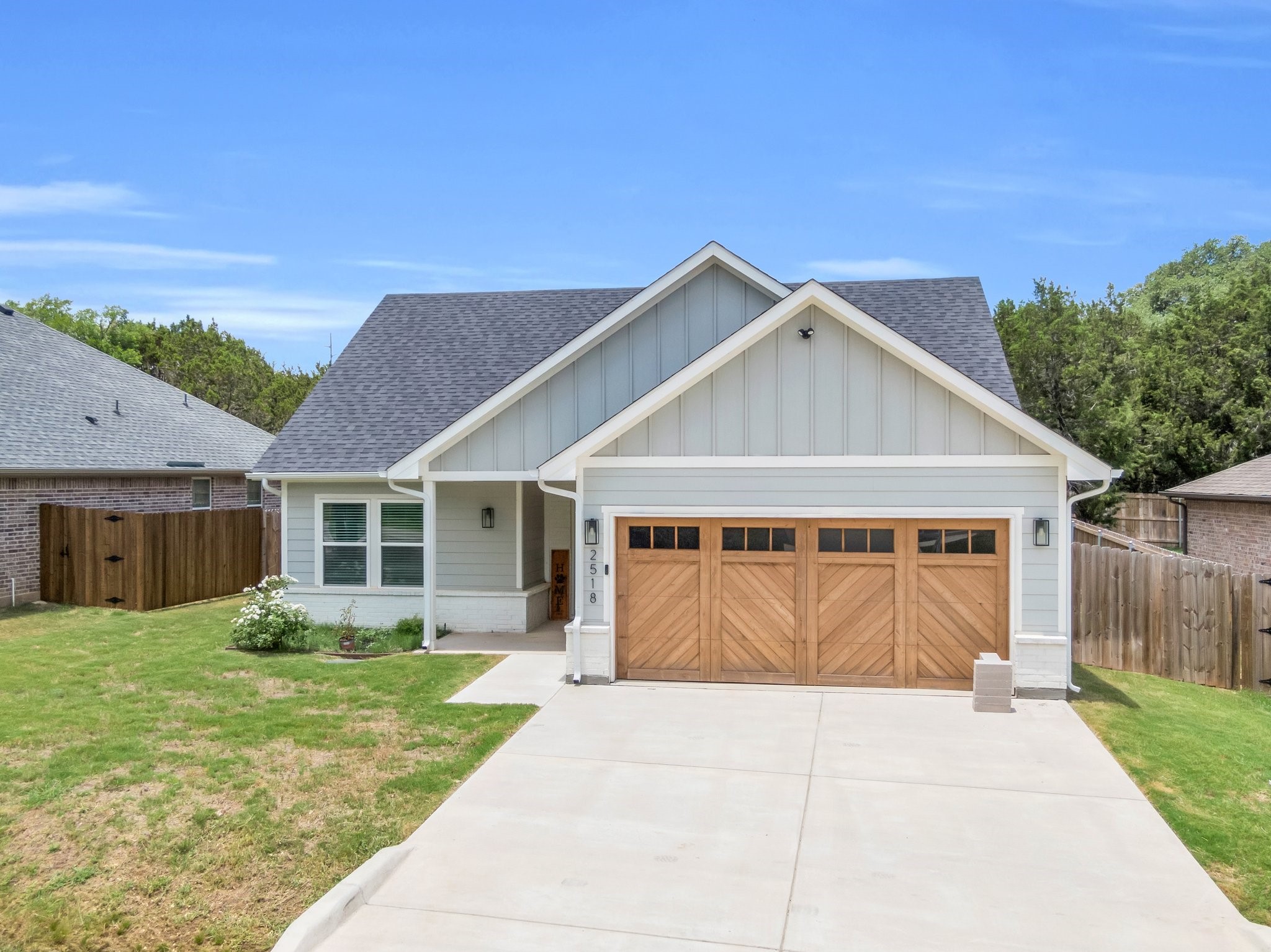 2518 Hillcrest Drive