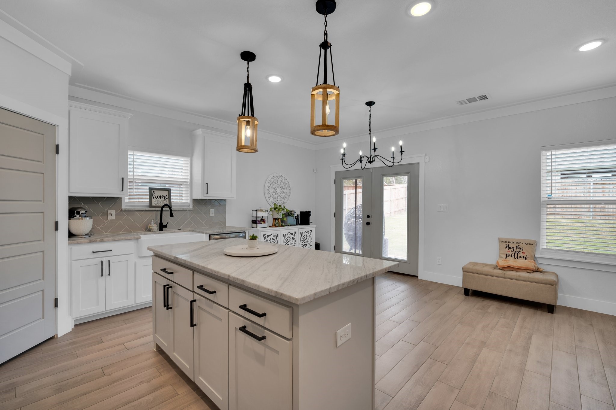 2518 Hillcrest Drive