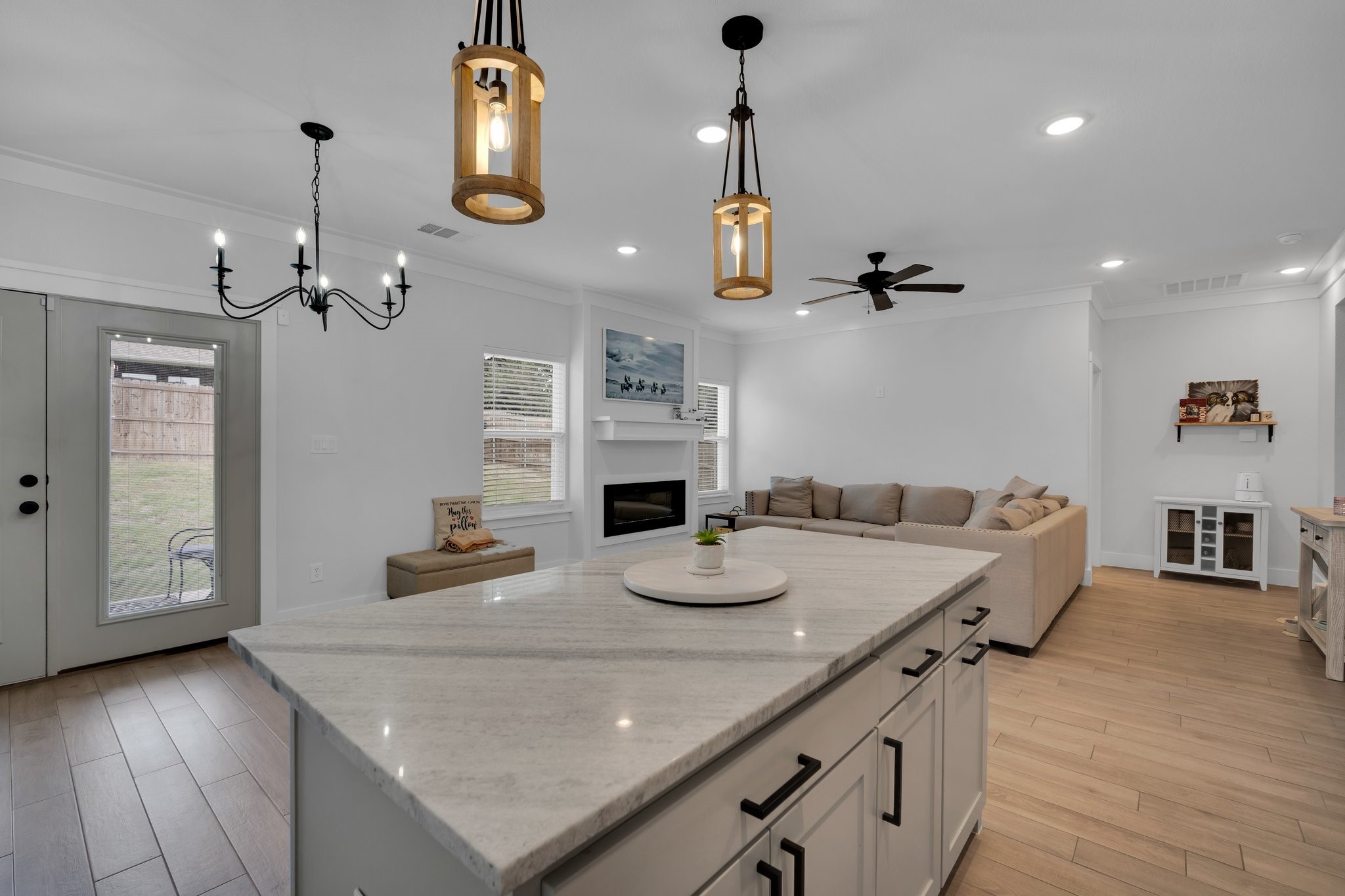 2518 Hillcrest Drive