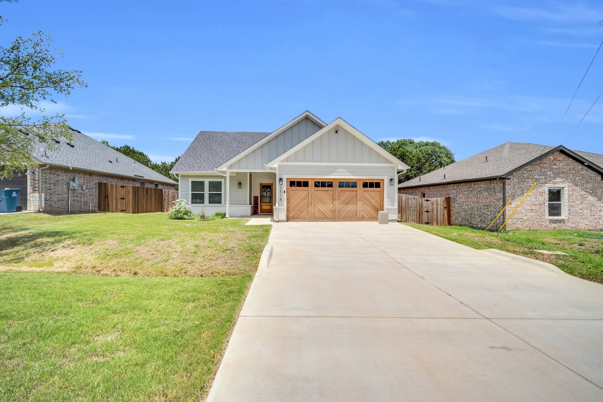 2518 Hillcrest Drive