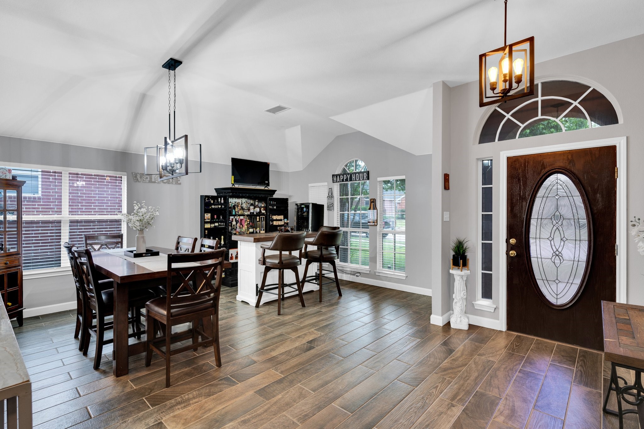 1136 Essex Drive