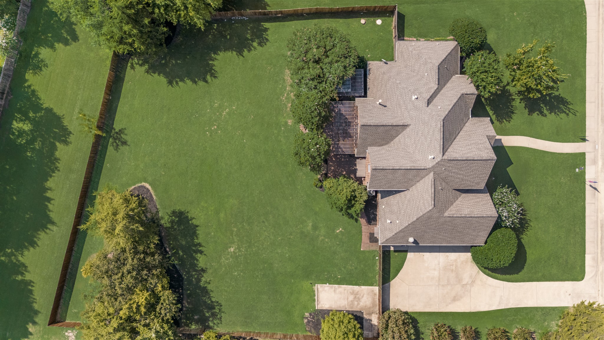 2230 Woodlands Circle