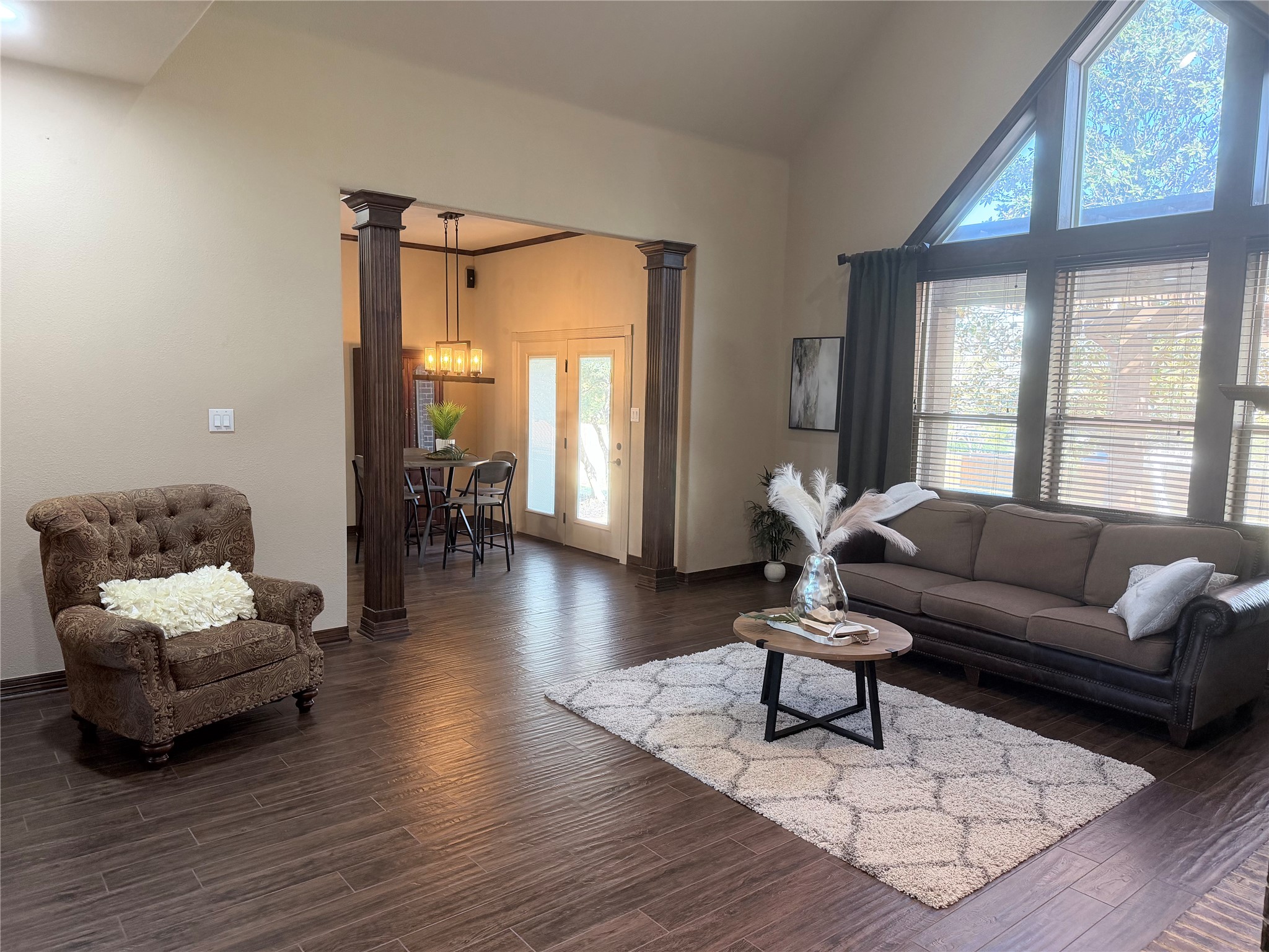 2230 Woodlands Circle
