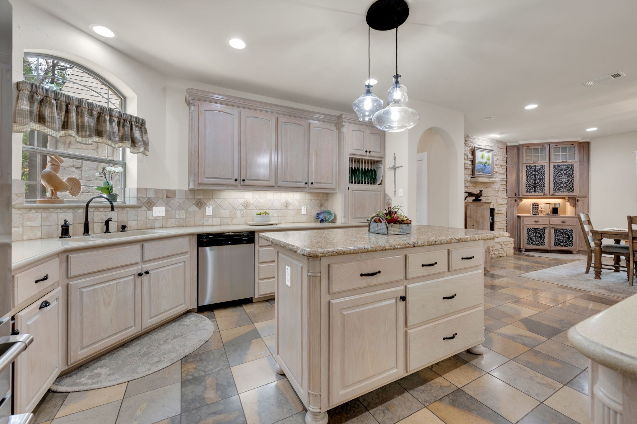3690 Mockingbird Lane