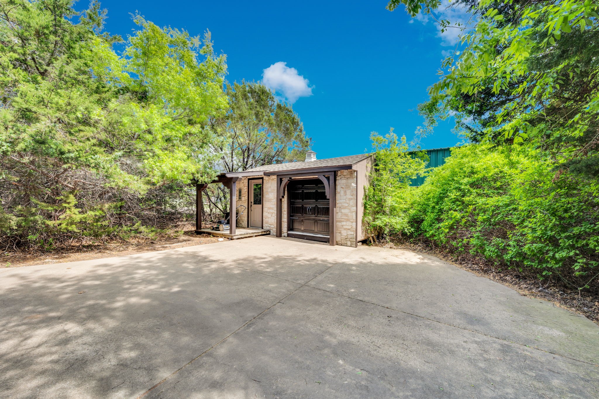 3690 Mockingbird Lane
