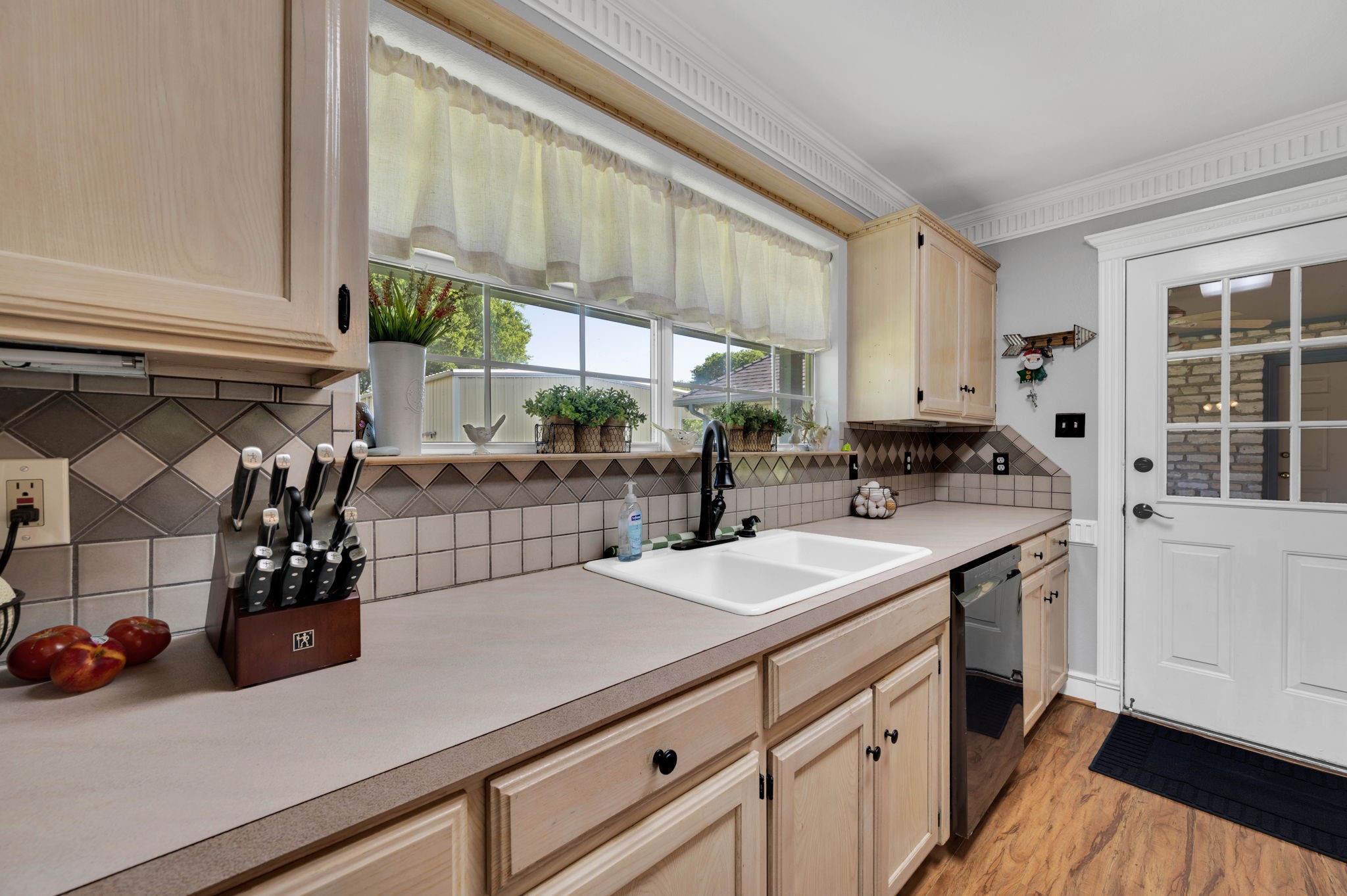 1511 Tower Road
