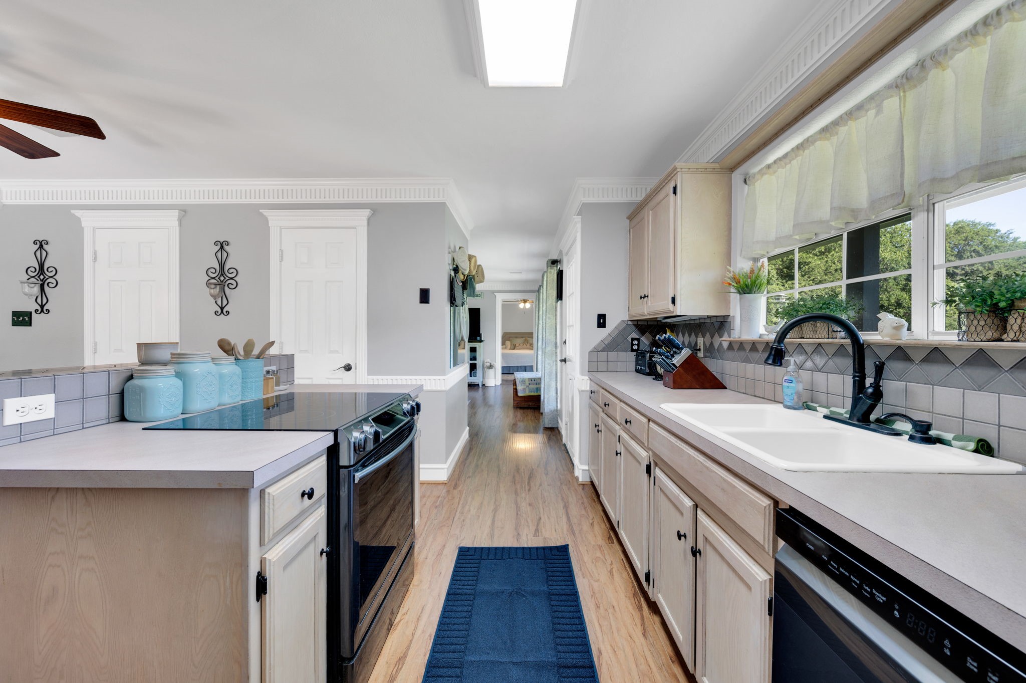 1511 Tower Road
