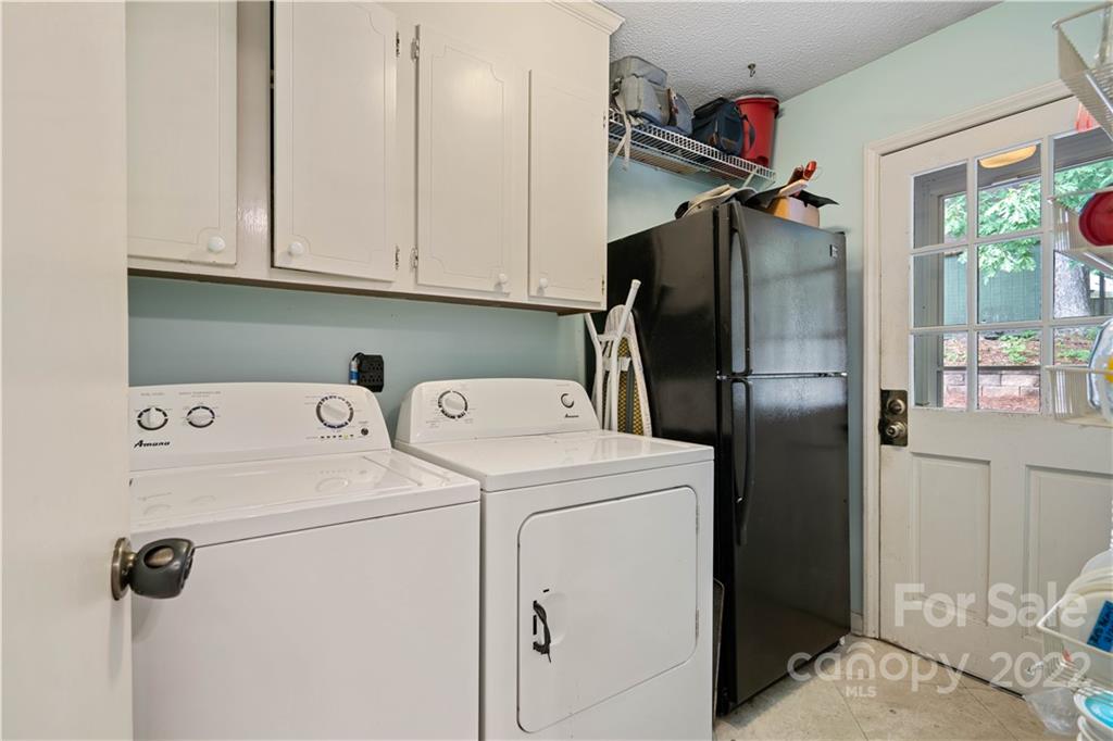 9404 Wenlock Circle