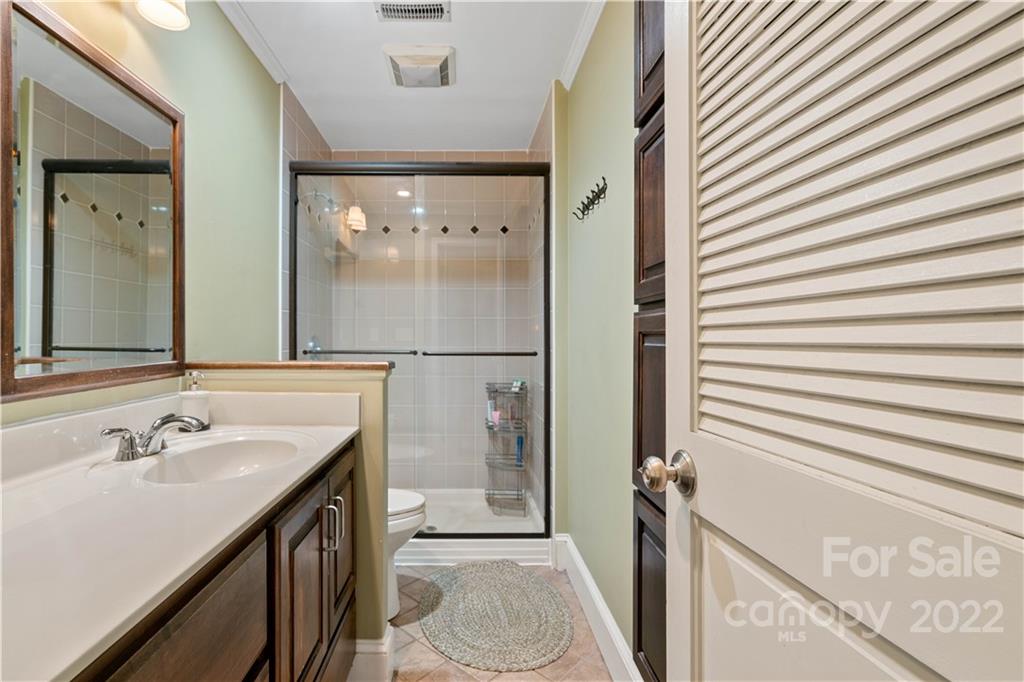 9404 Wenlock Circle
