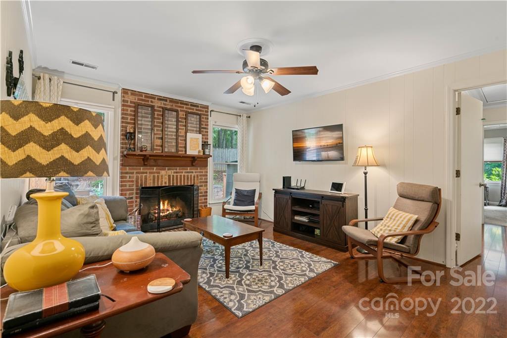 9404 Wenlock Circle