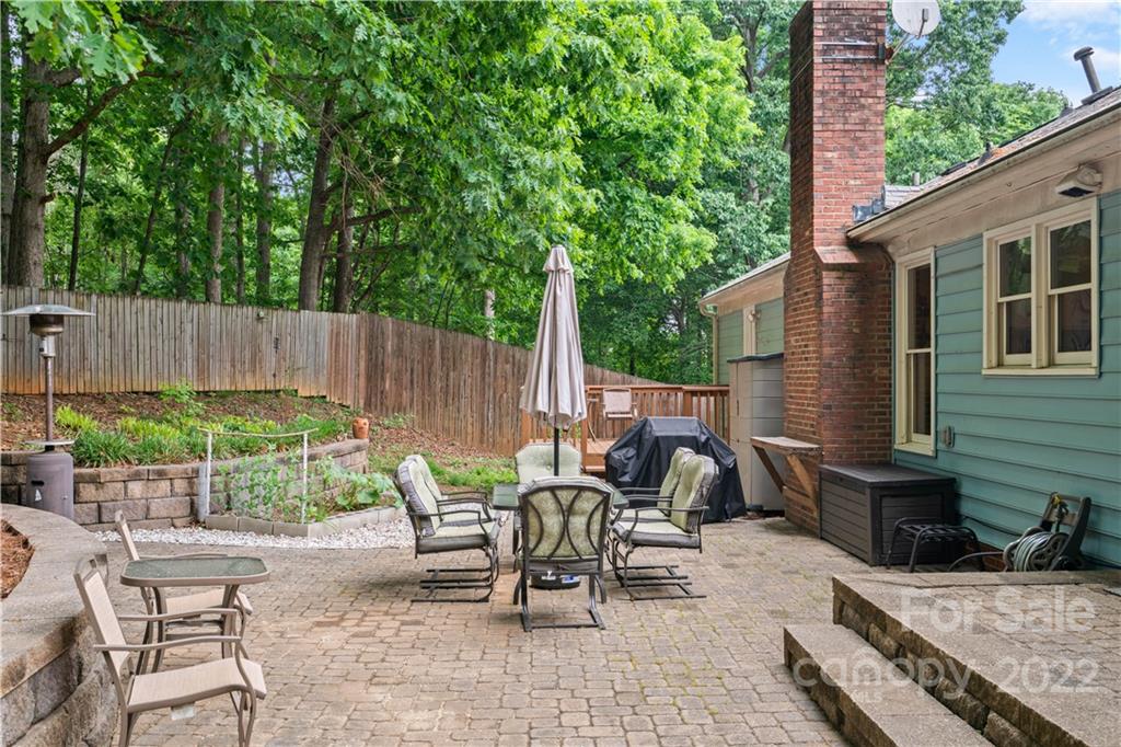 9404 Wenlock Circle