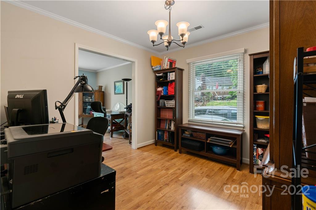 9404 Wenlock Circle