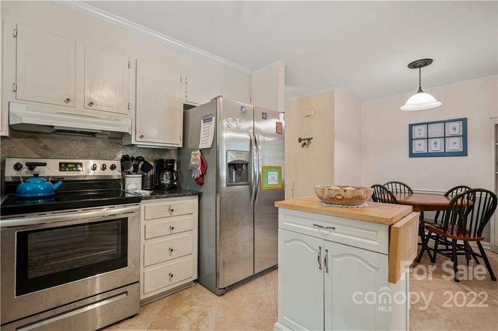 9404 Wenlock Circle