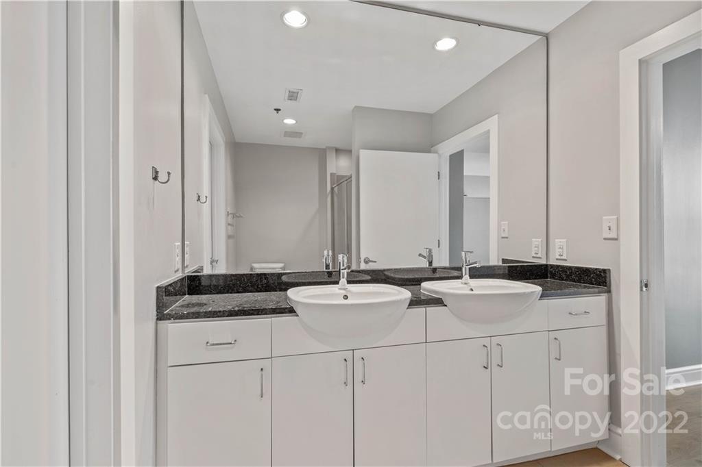 333 W Trade Street Unit: 1409