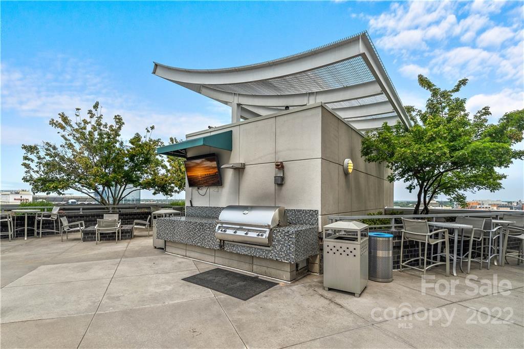 333 W Trade Street Unit: 1409