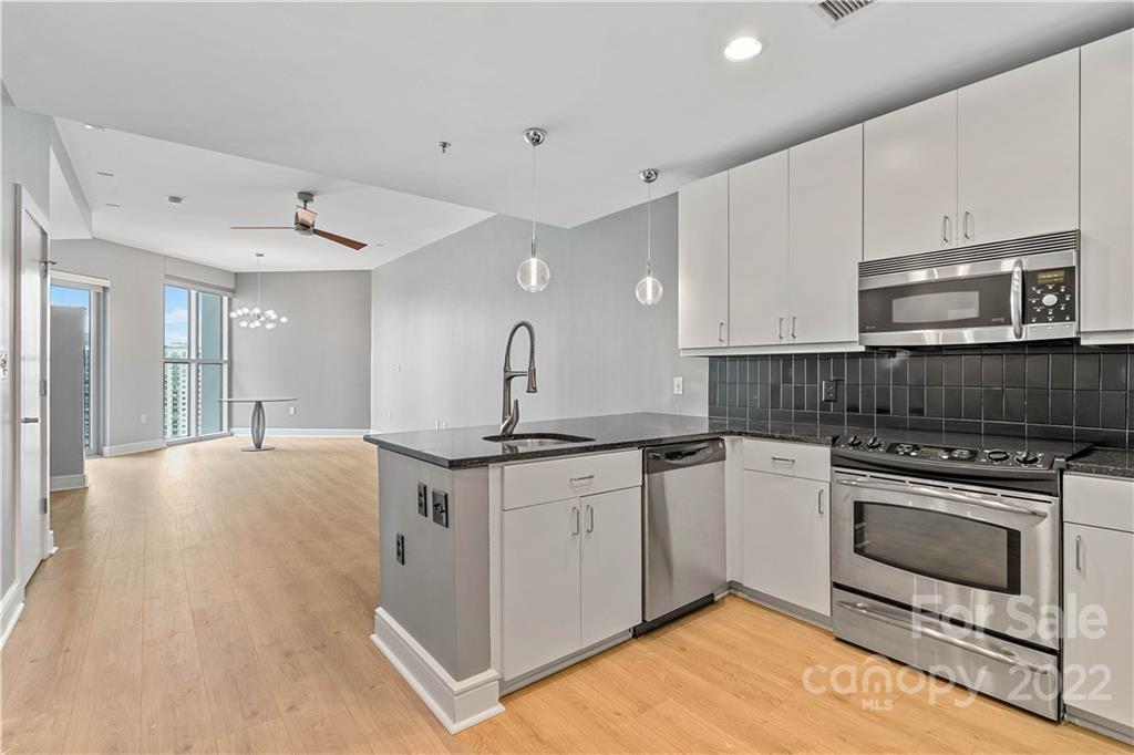 333 W Trade Street Unit: 1409