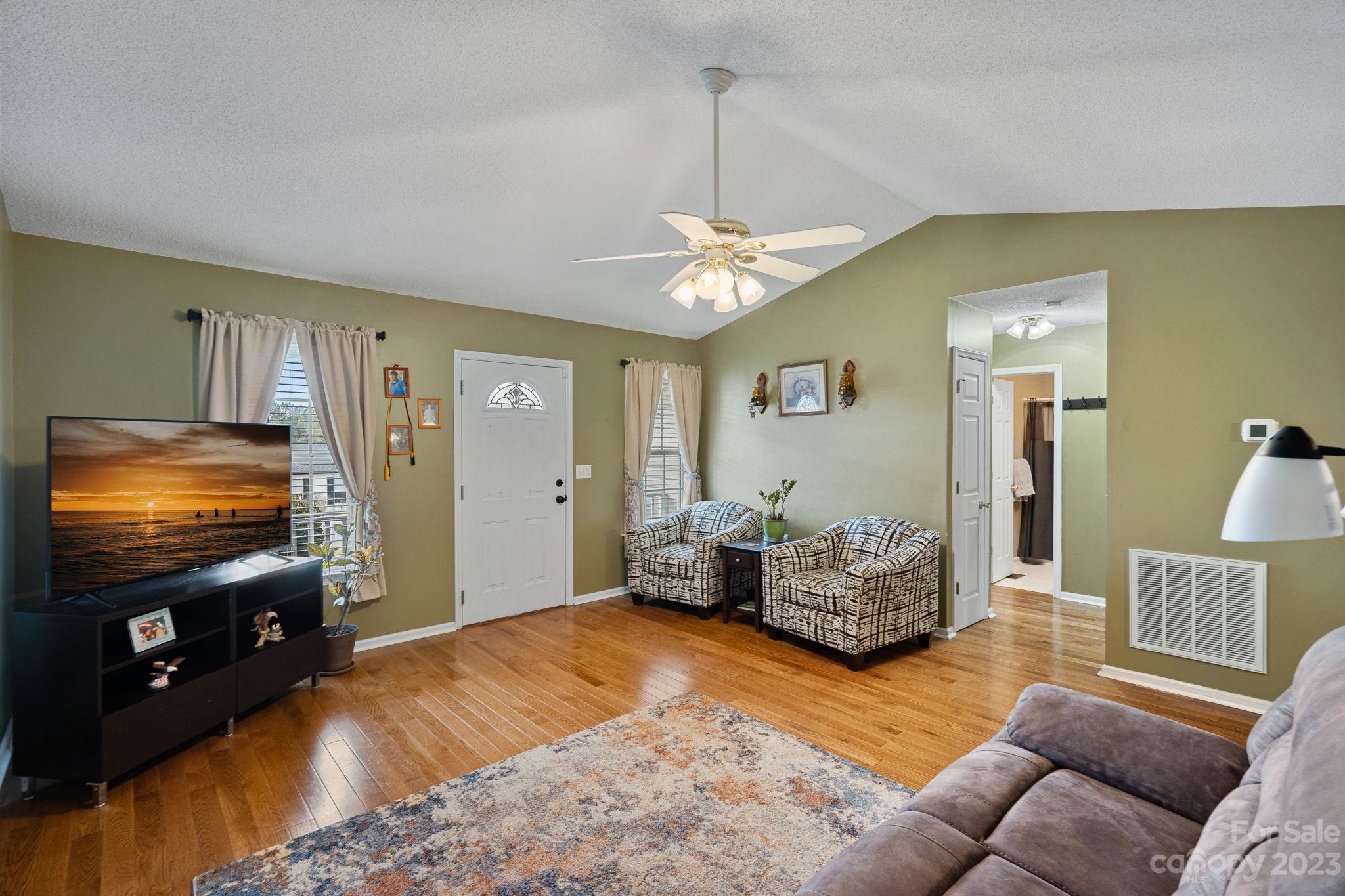 4133 Ringtail Court SE