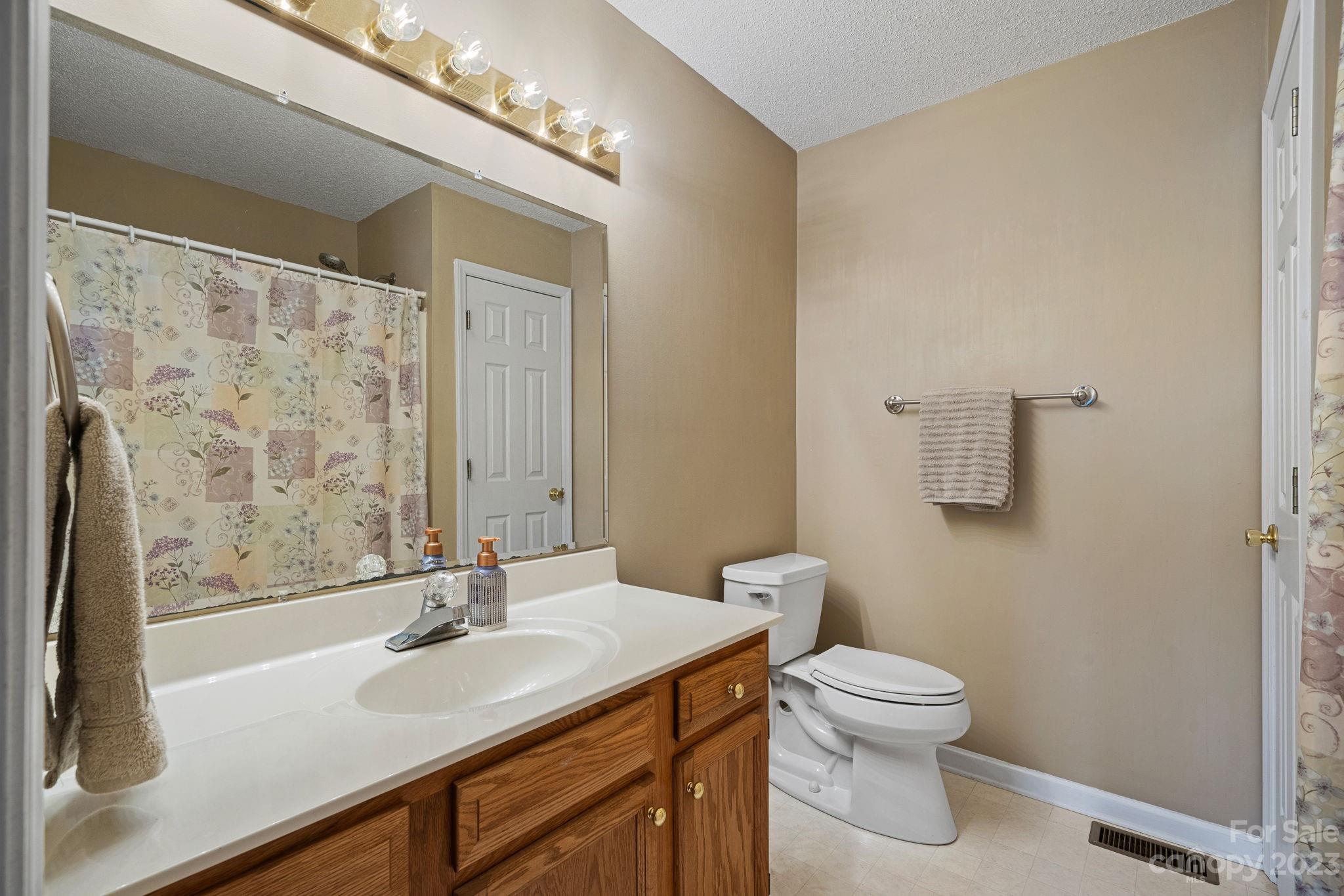 4133 Ringtail Court SE