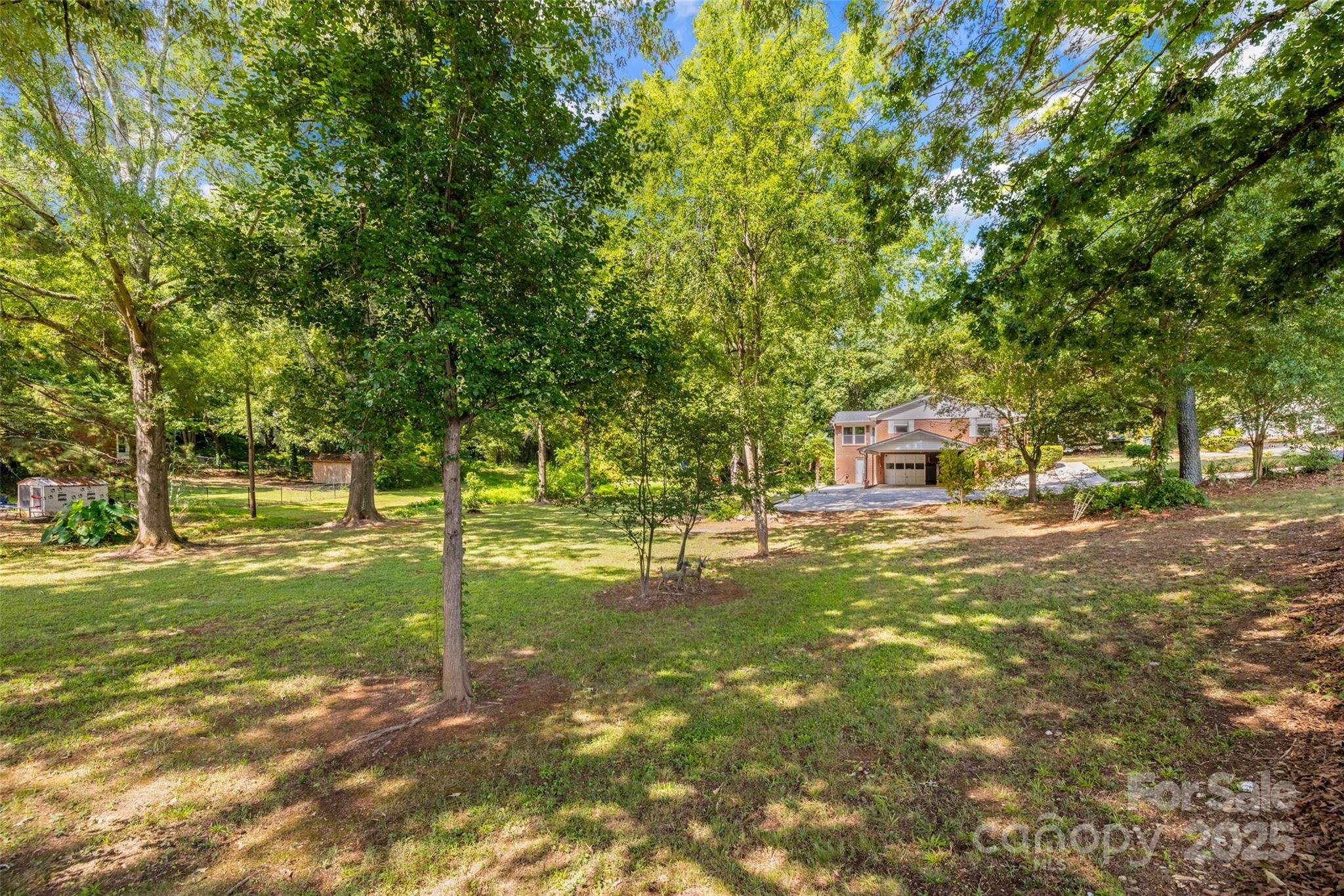 527 W Park Drive