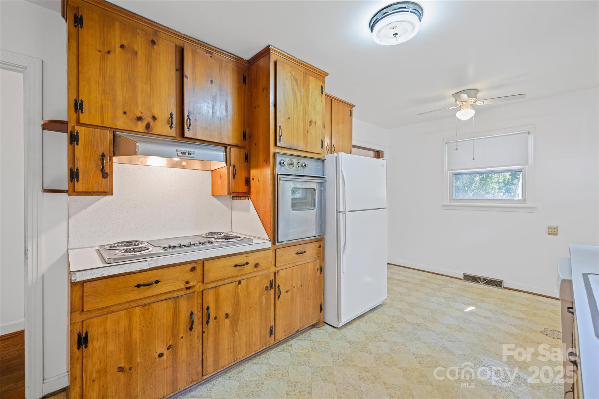 527 W Park Drive