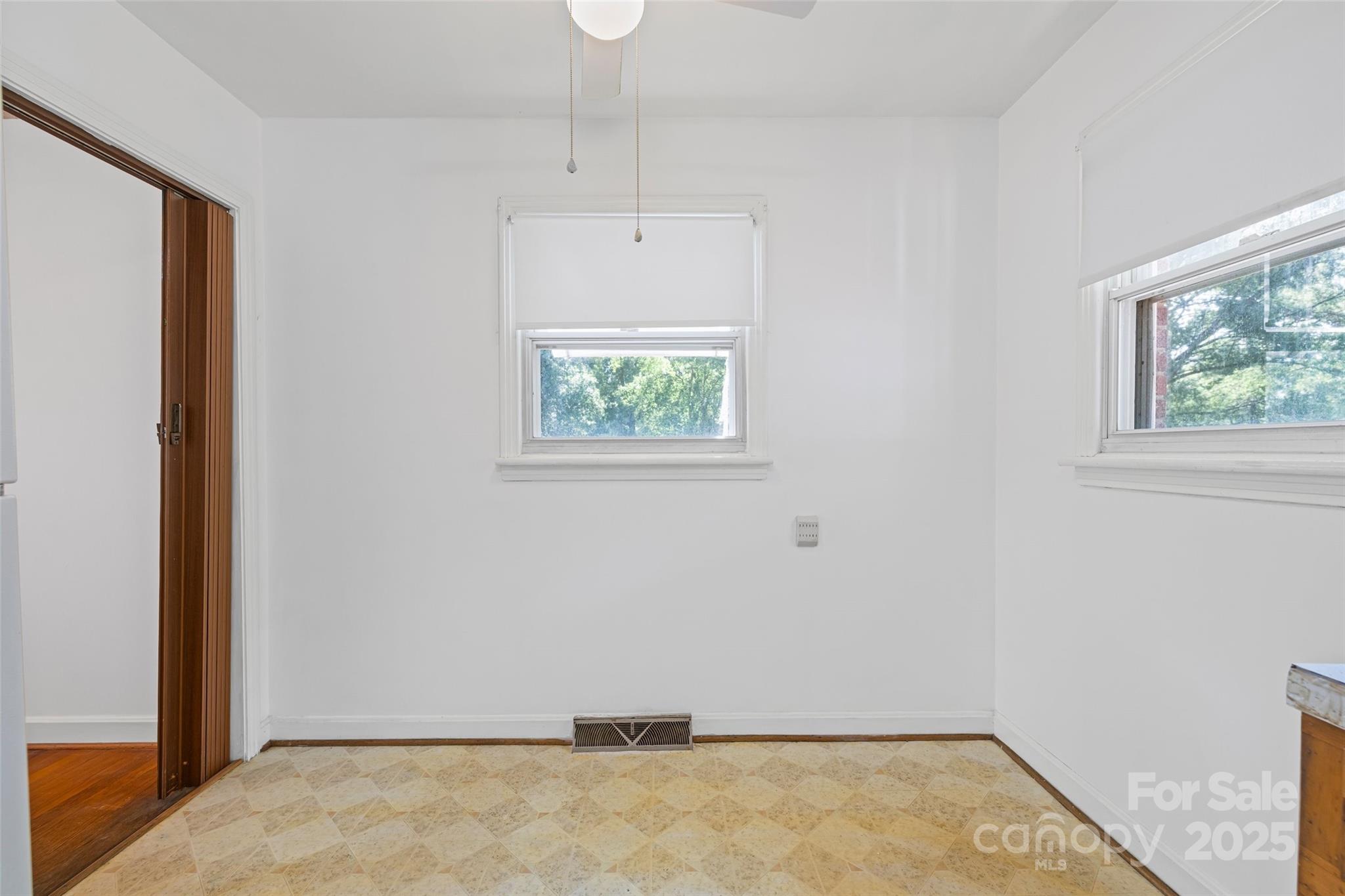 527 W Park Drive