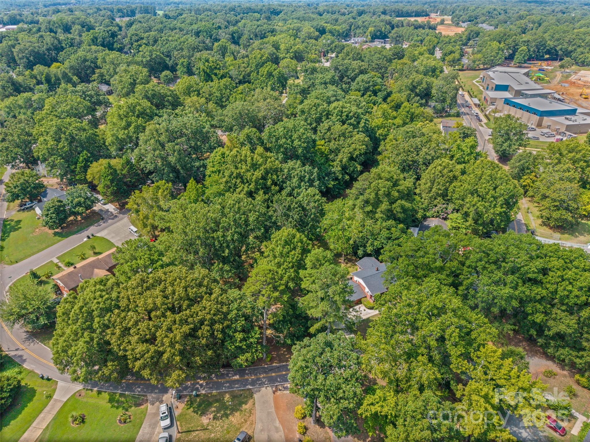 527 W Park Drive