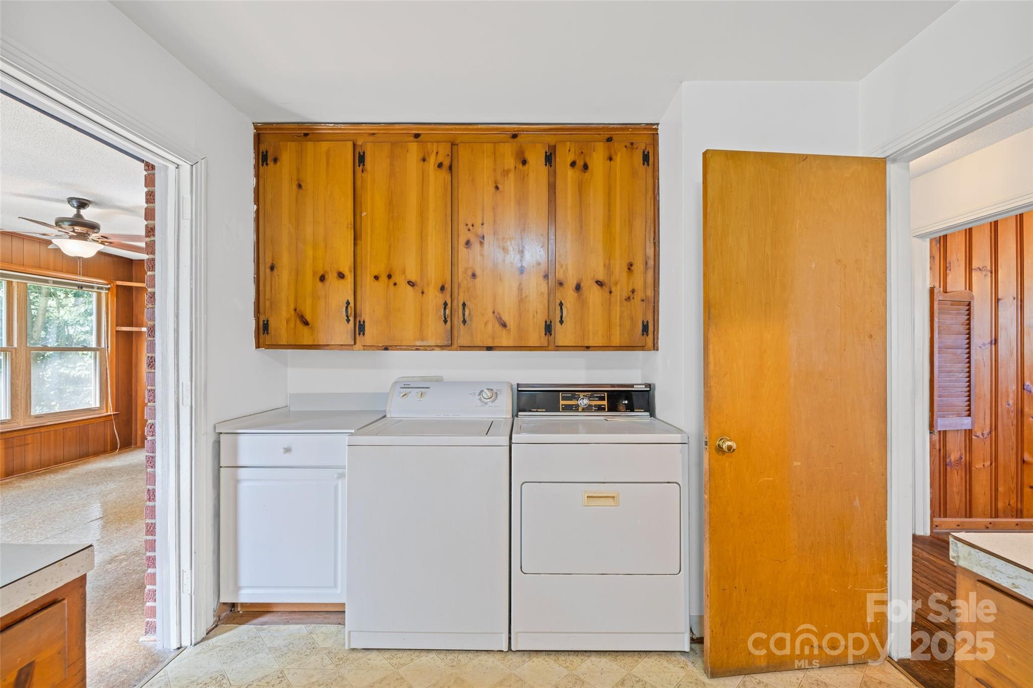 527 W Park Drive
