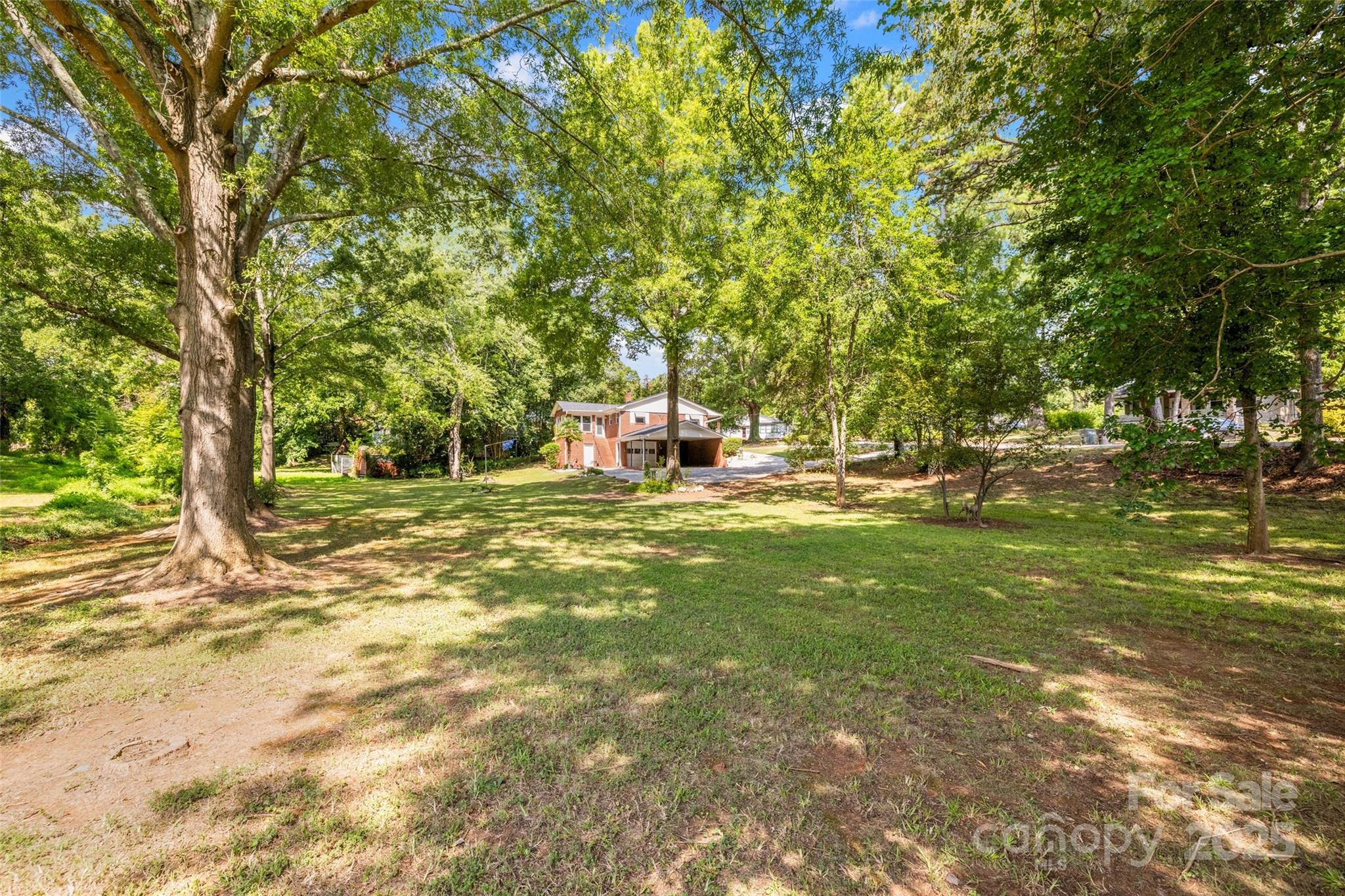 527 W Park Drive