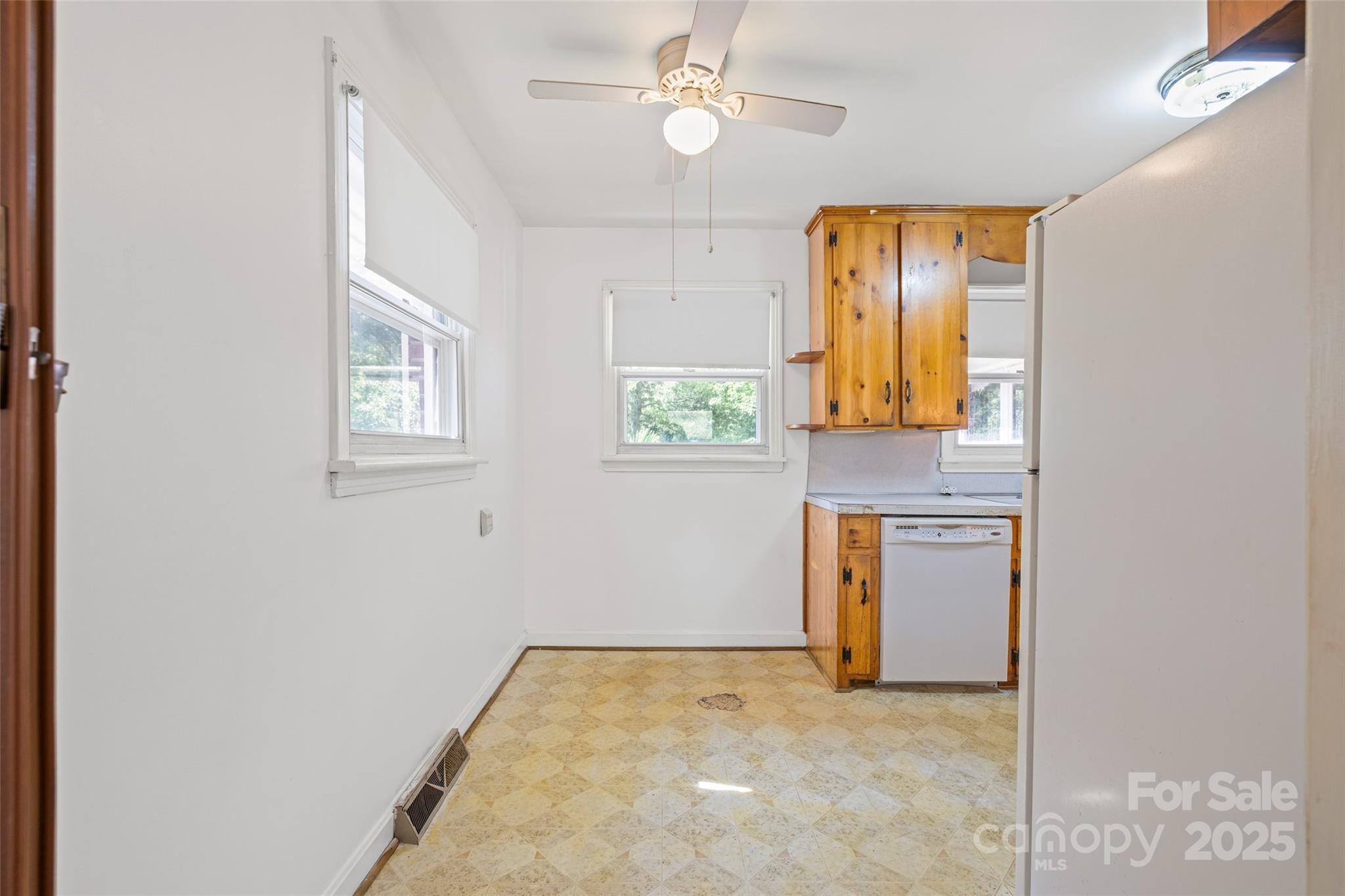 527 W Park Drive