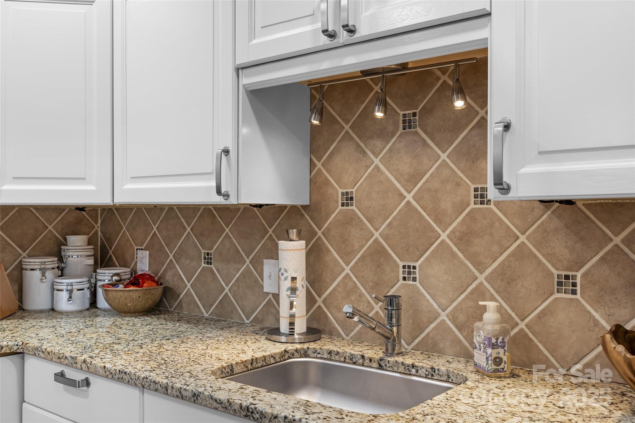 300 N Fulton Street Unit: 24