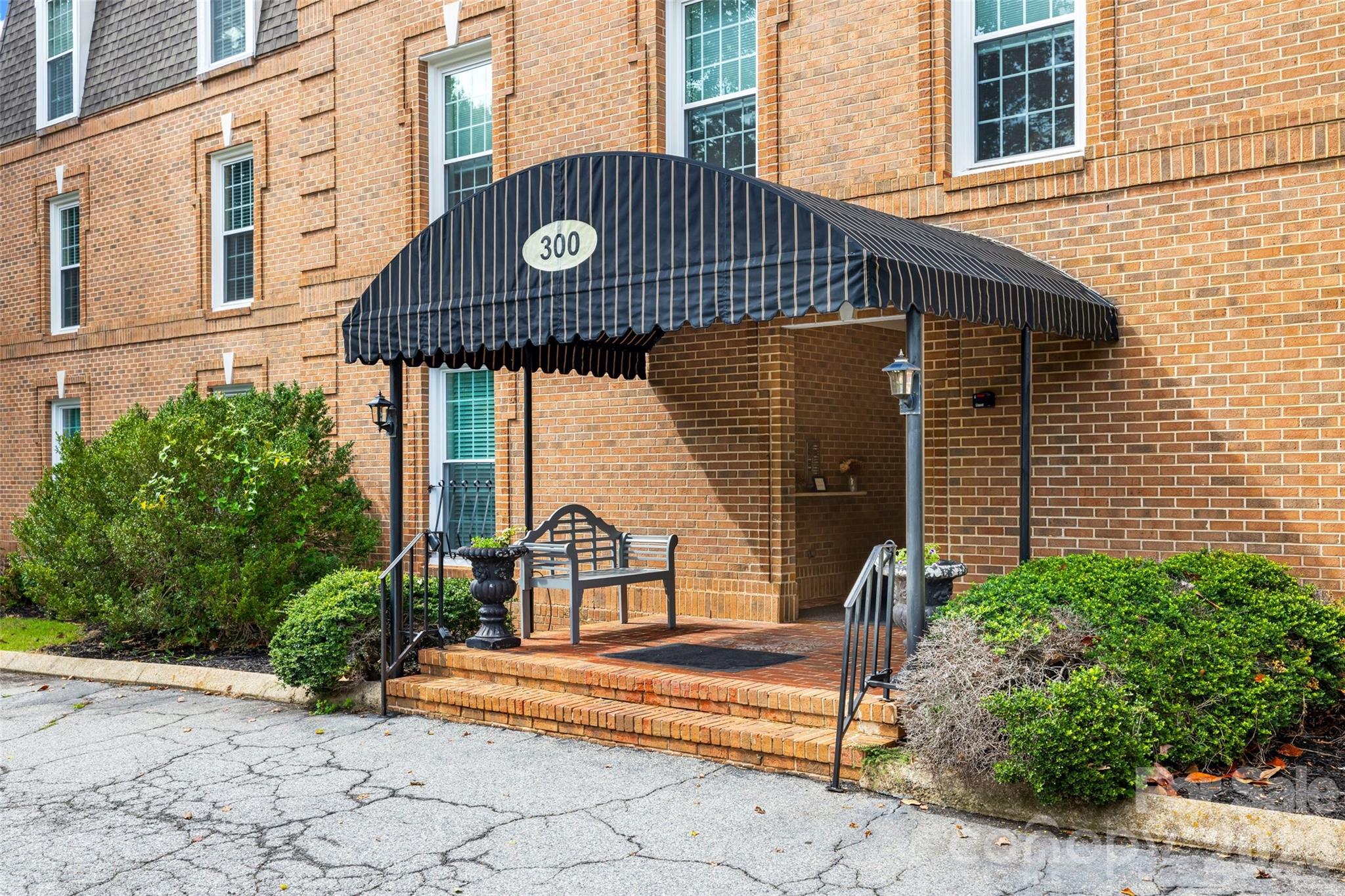 300 N Fulton Street Unit: 24