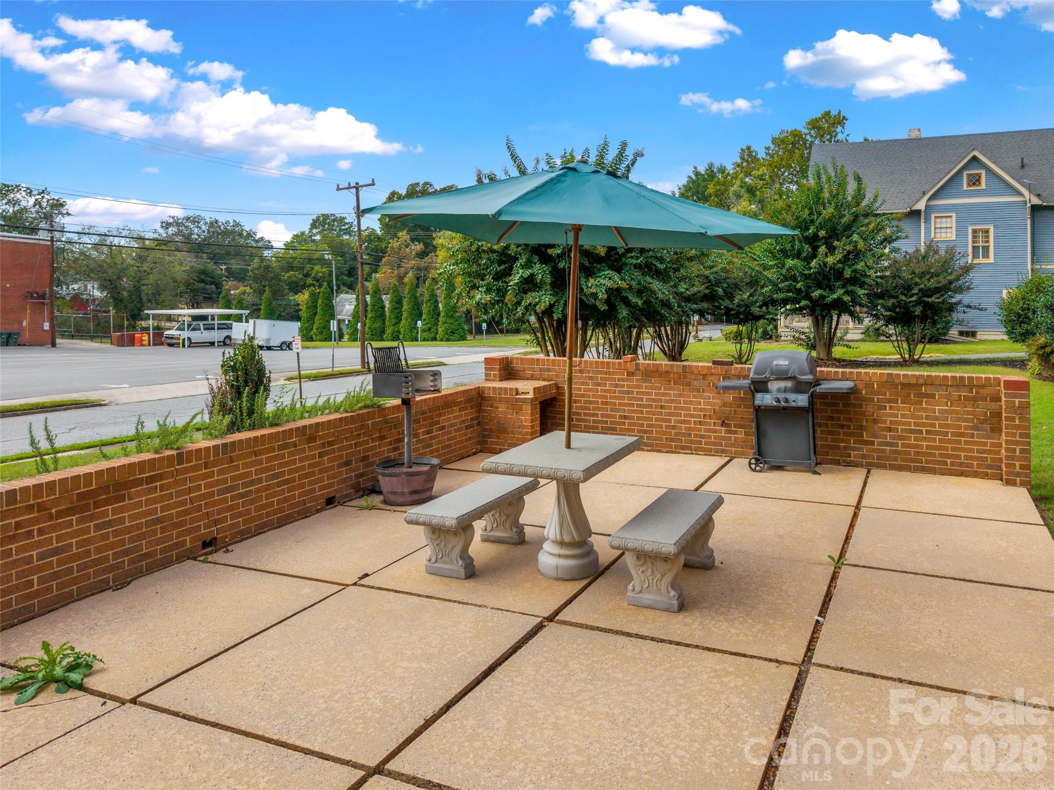 300 N Fulton Street Unit: 24