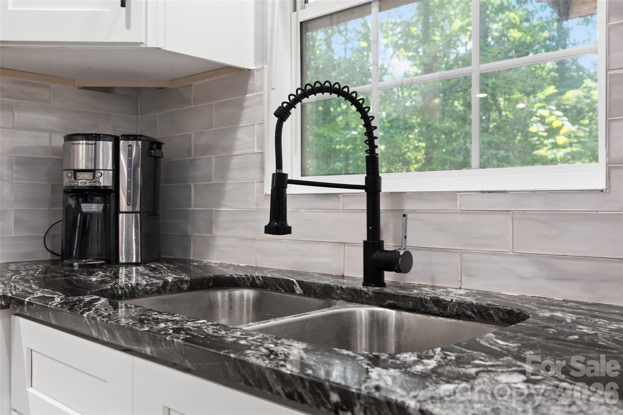 2006 Killarney Place