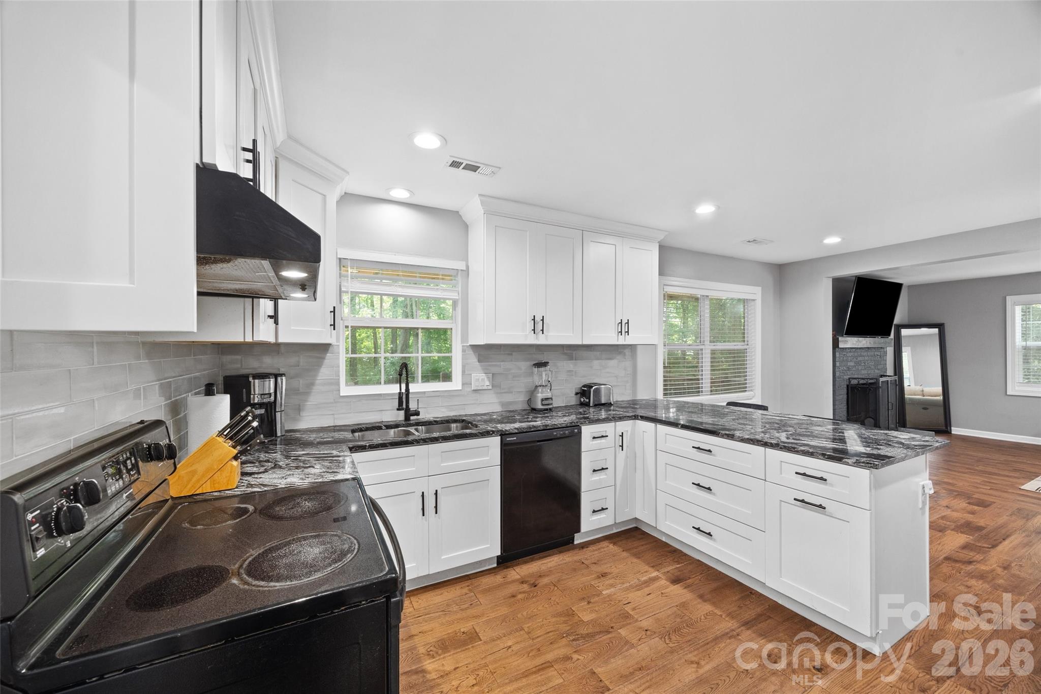 2006 Killarney Place