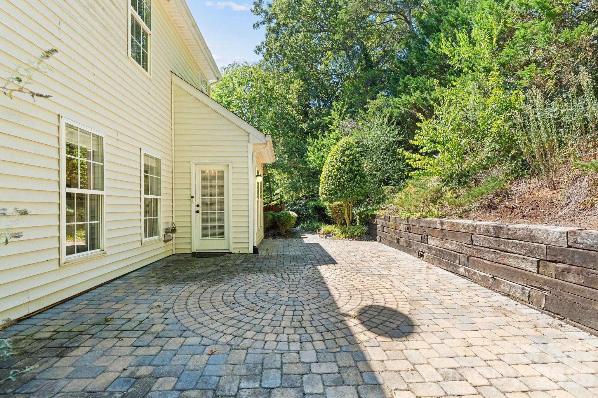 7702 Antique Circle