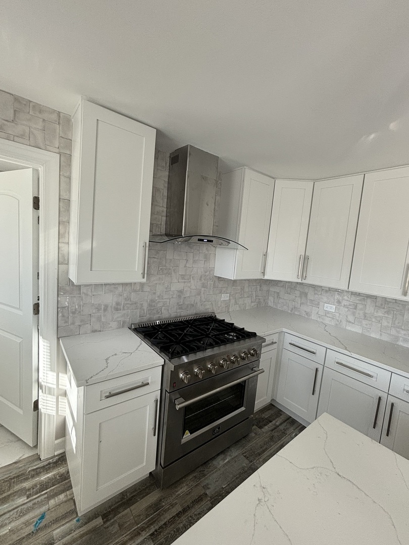 38w715 Huntley Road
