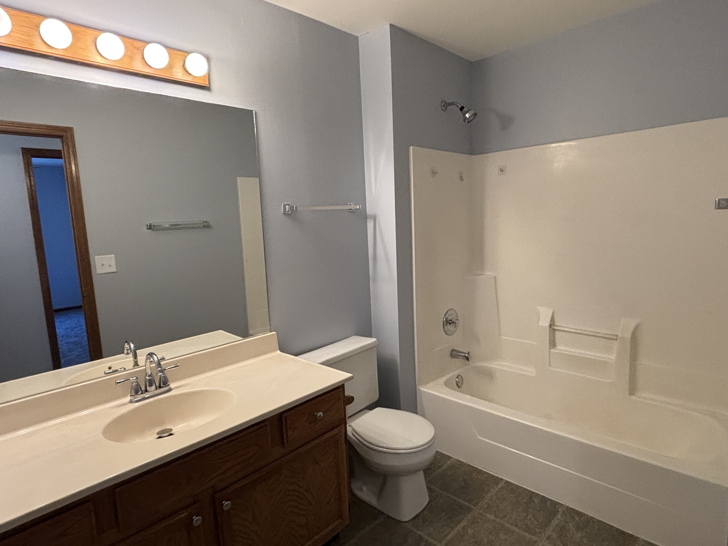 162 VILLAGE Creek Drive Unit: 162