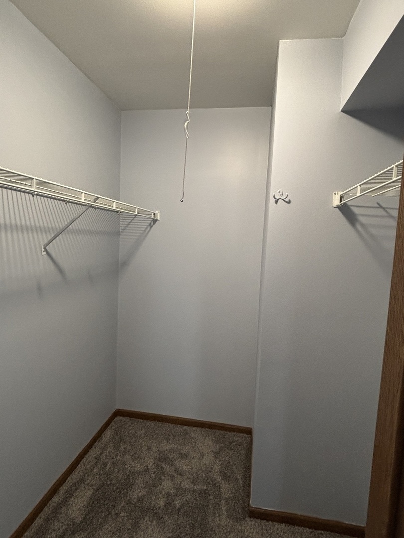 162 VILLAGE Creek Drive Unit: 162