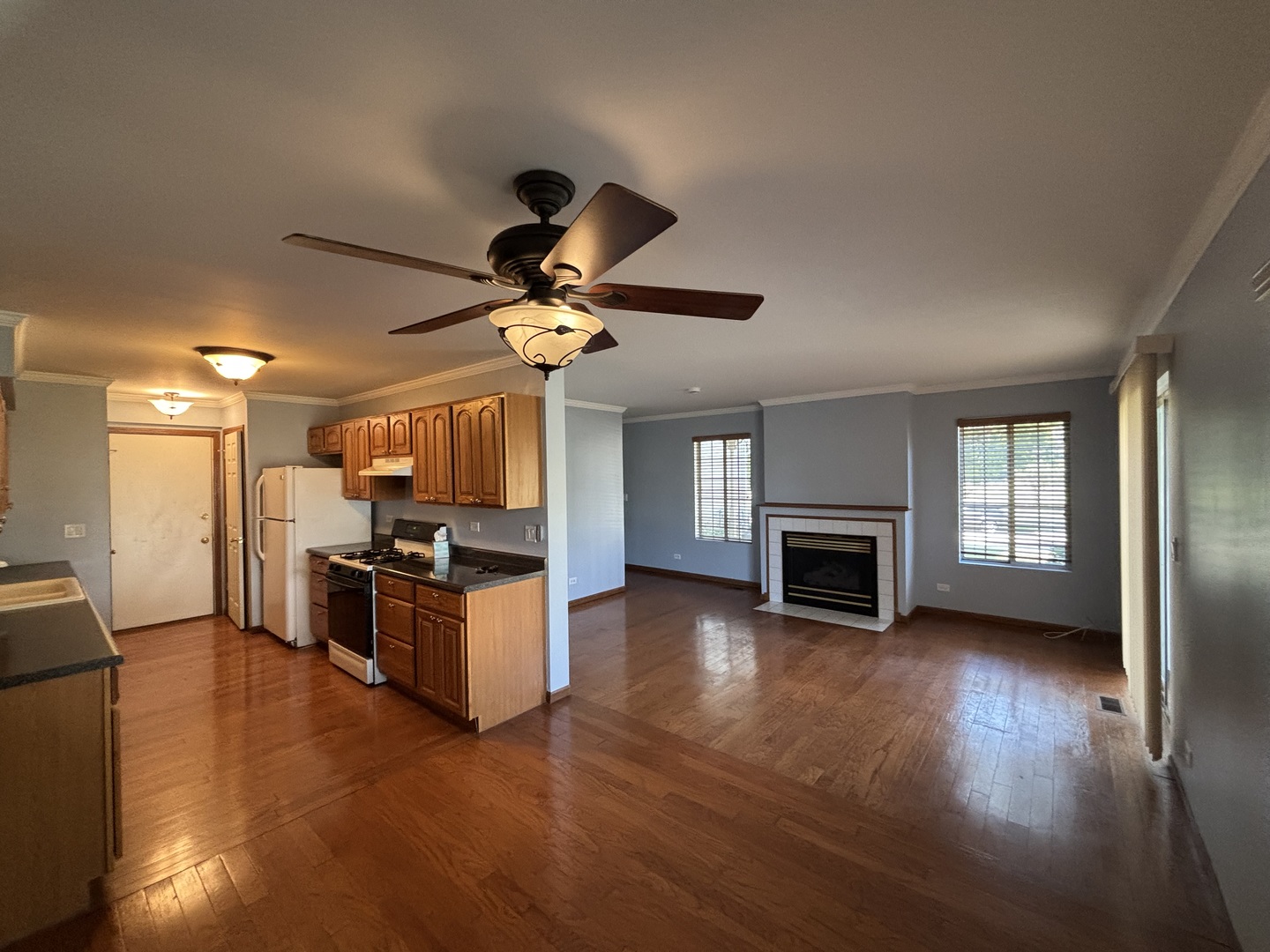 162 VILLAGE Creek Drive Unit: 162