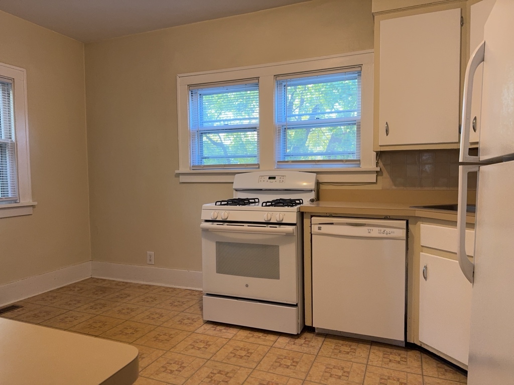 115 W Crystal Lake Avenue