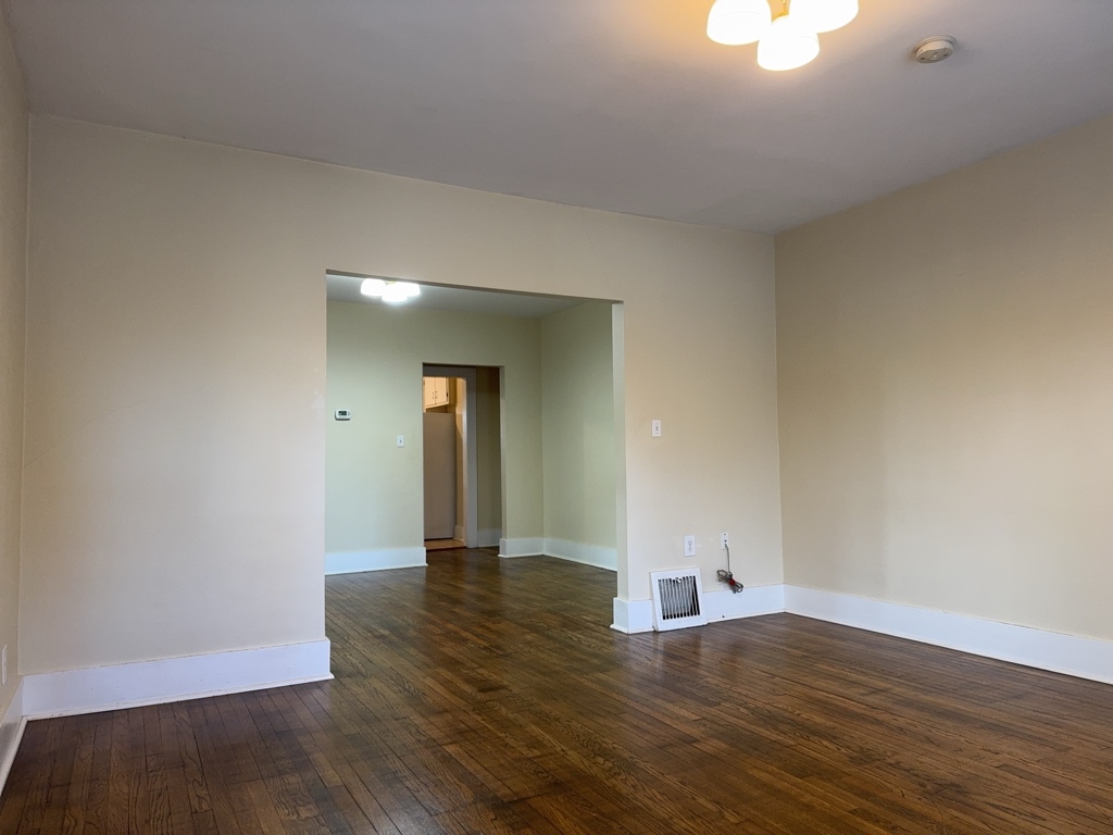 115 W Crystal Lake Avenue