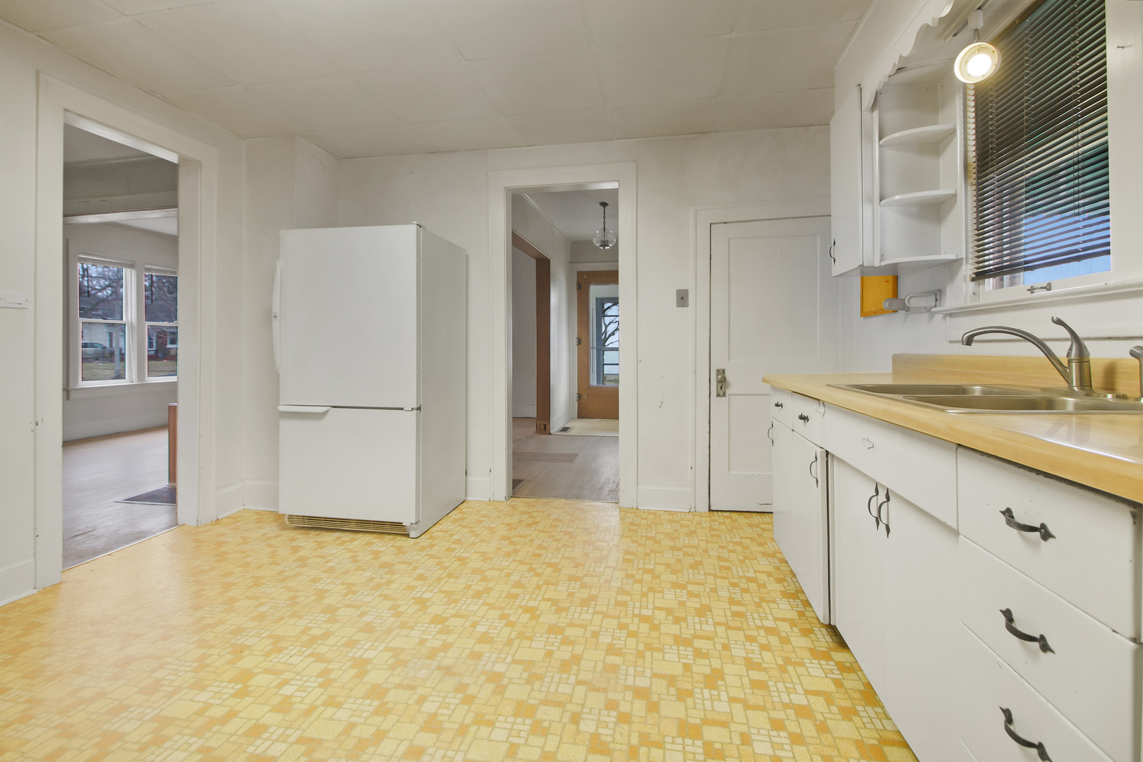 607 W Burbank Street