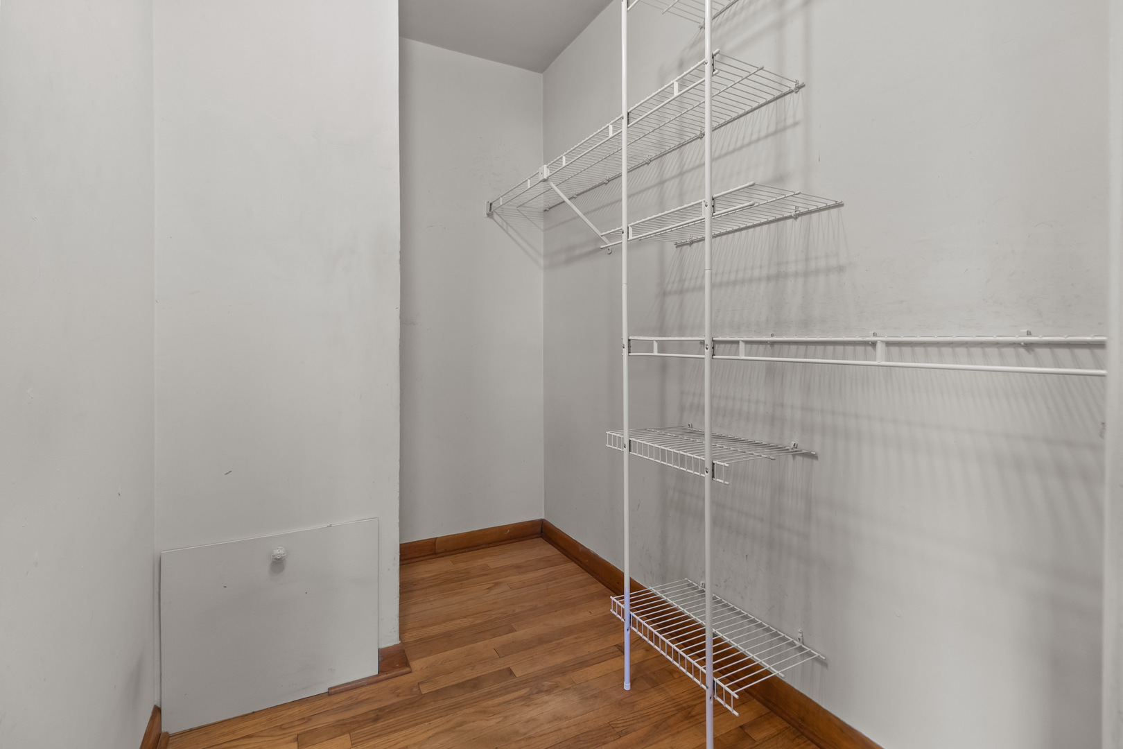 607 W Burbank Street