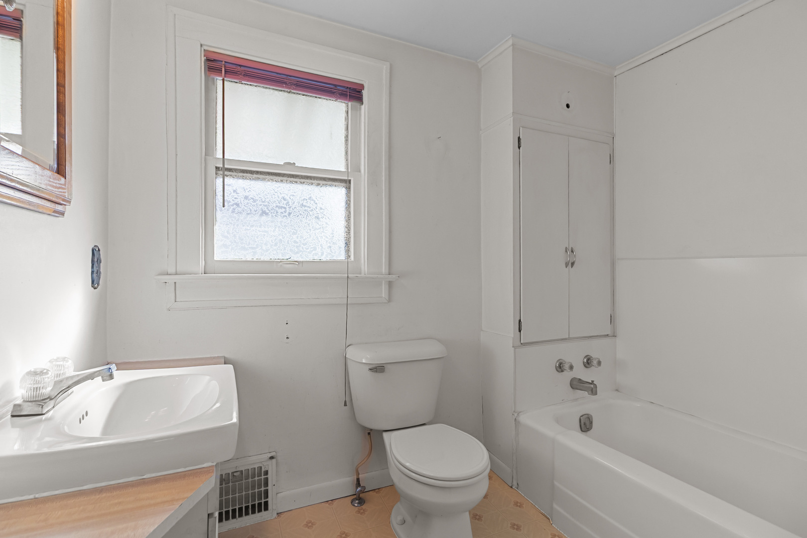 607 W Burbank Street