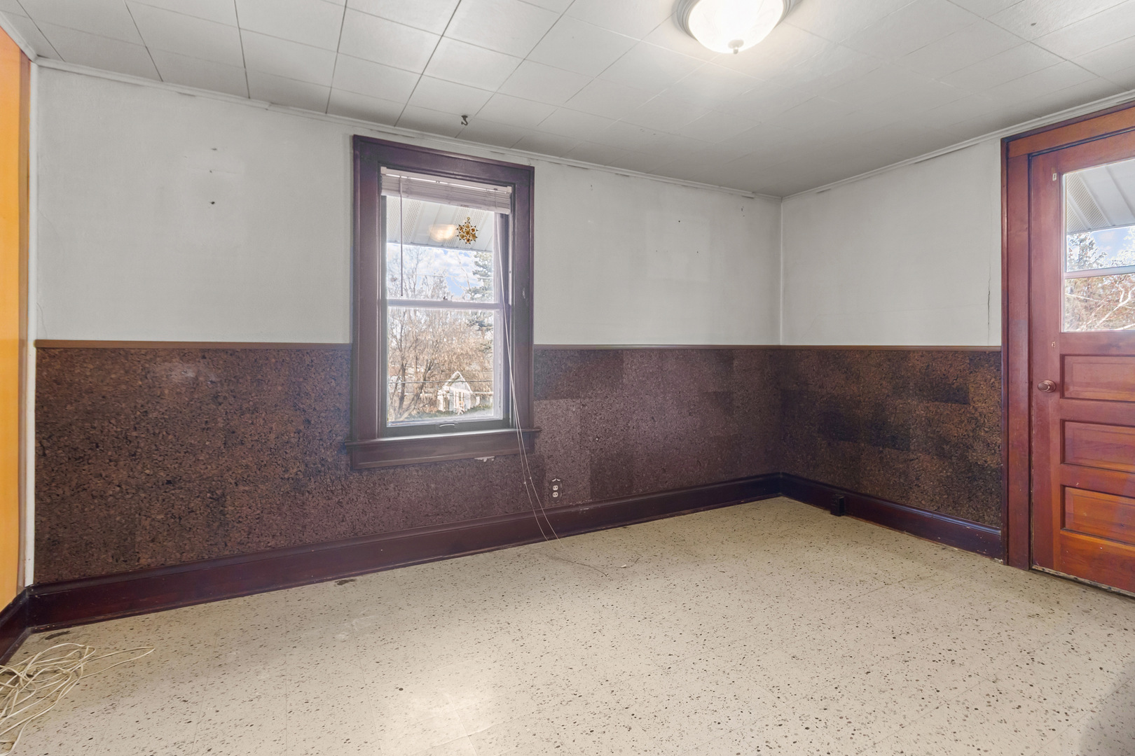 607 W Burbank Street